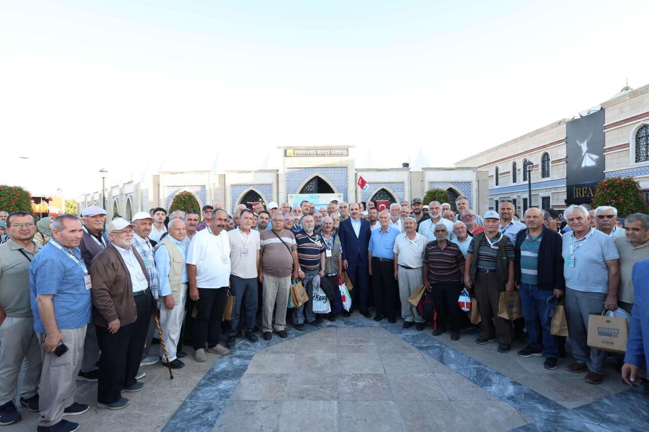 Konya'da emeklilere ücretsiz gezi! 4 bin 556 kişi tarihi yeniden keşfetti 6